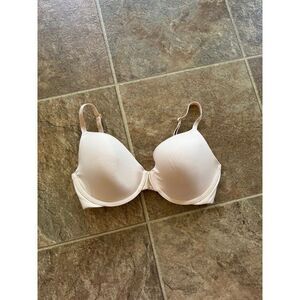 Skims Fits Everybody T-shirt Bra Sand Size 32D